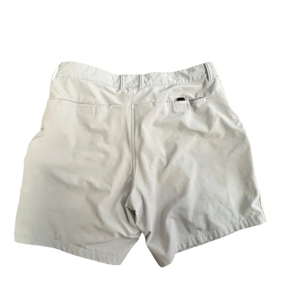 The North Face Men's Light Gray Athletic Shorts